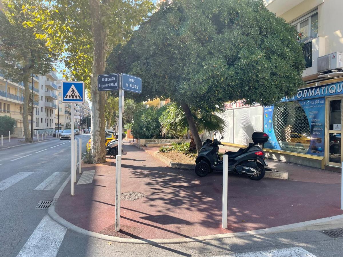 Spacieux F2 climatisé proche de la mer Antibes Esterno foto
